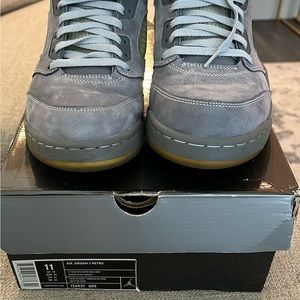 Gently worn Jordan 5 Retro - Wolf Grey